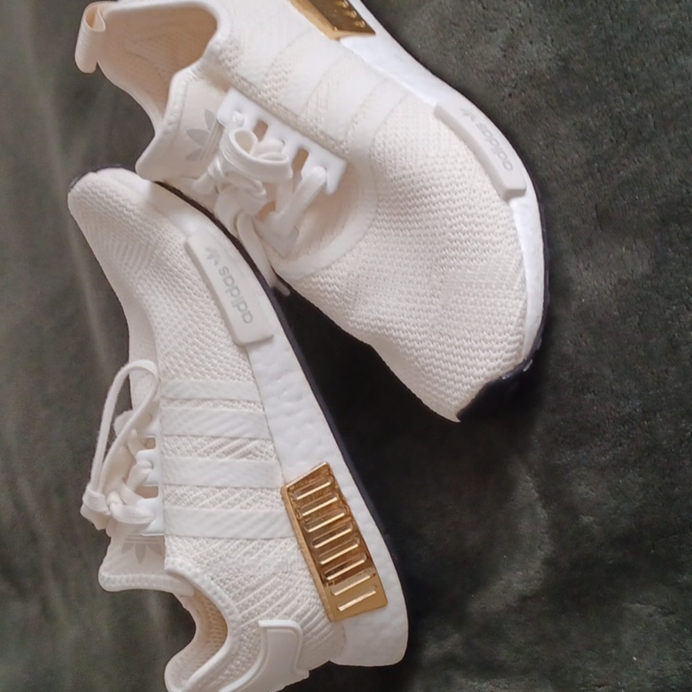 Addidas Boost sz 7.5